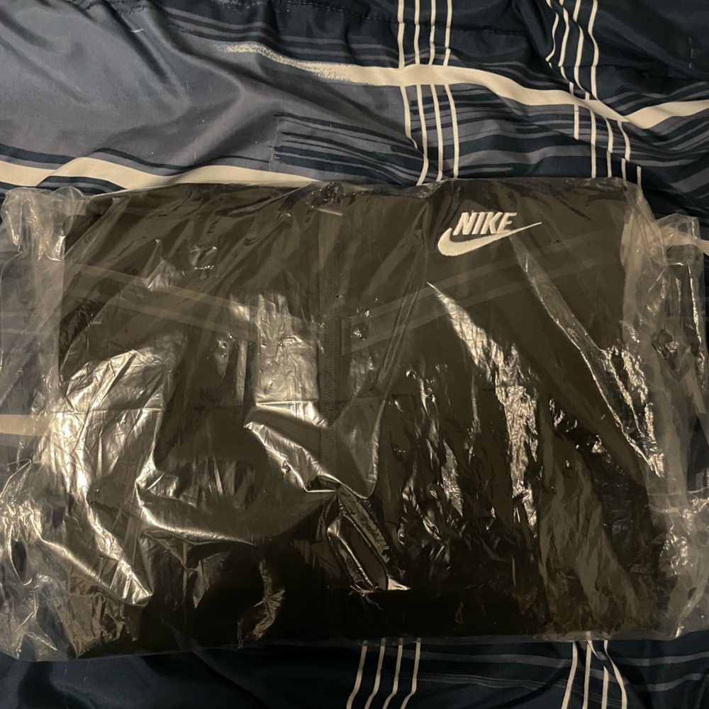 BLACK Origanal Nike Tech